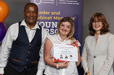 Visually impaired photographer starts her own business